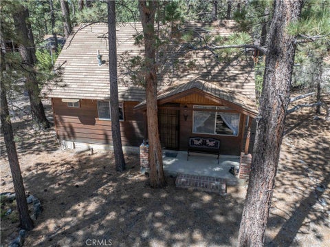 Photo of 630 Pine LN, Sugarloaf, CA 92386 (MLS # IG26180243)