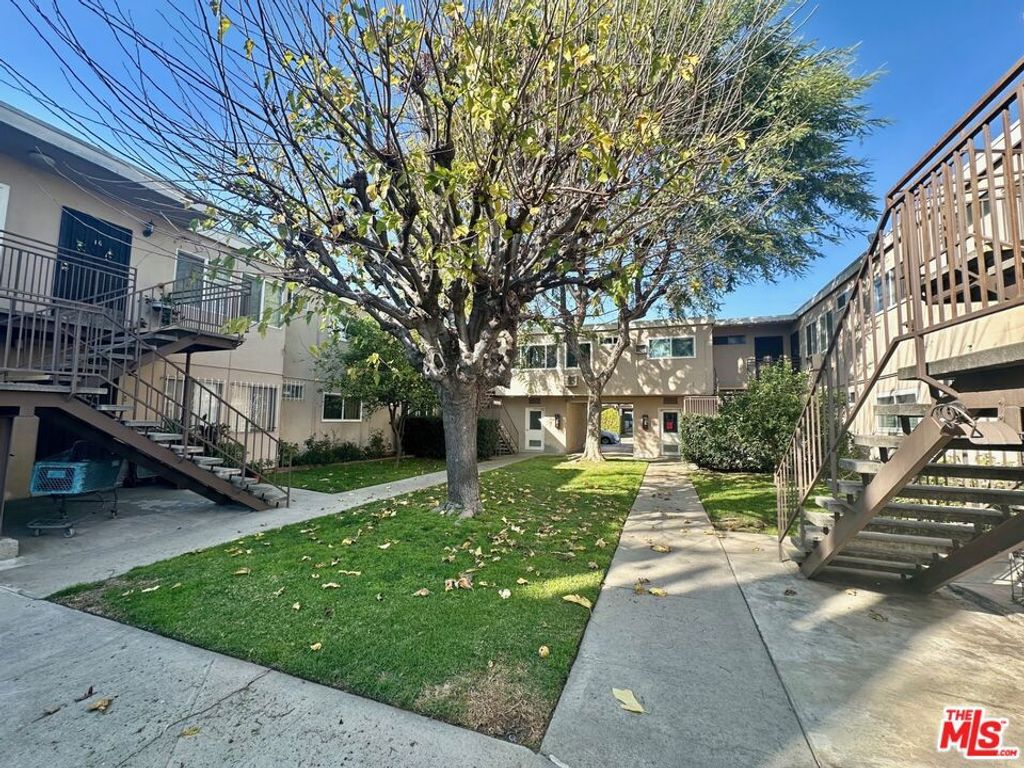 Photo of 7133 Coldwater Canyon Avenue #14, North Hollywood, CA 91605 (MLS # 25608797)