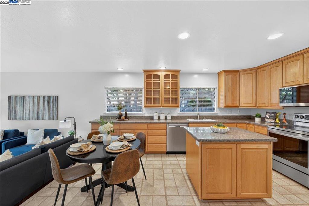 DEL PRADO - Residential