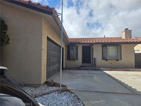 Photo of 14323 Winchester Dr, Mojave, CA 93501 (MLS # CV26035502)