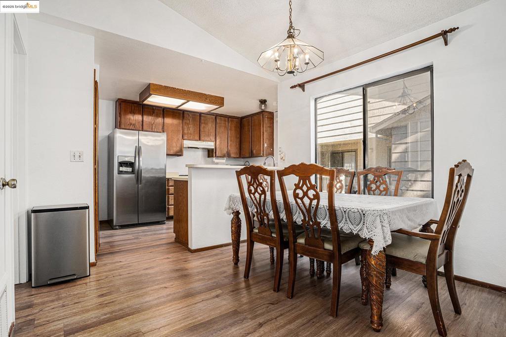 This bright and updated 2-bedroom, 2-bathroom condo is a top-floor corner unit, offering privacy and plenty of natural light. Freshly painted with modernized bathrooms, it’s move-in ready. The large, unobstructed balcony is perfect for relaxing or entertaining. Conveniently located near shopping, dining, and major freeways, with easy access to San Francisco, Walnut Creek, and Napa. Don’t miss this must-see home in a prime Hercules location!