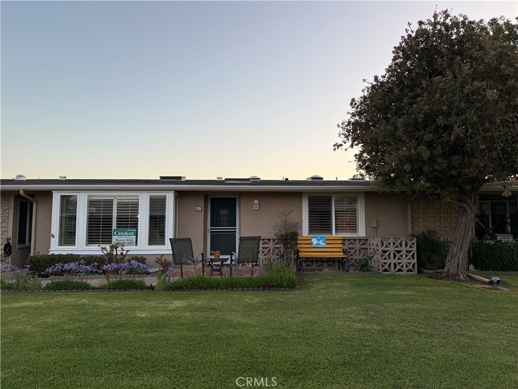1240 Oakmont 52J