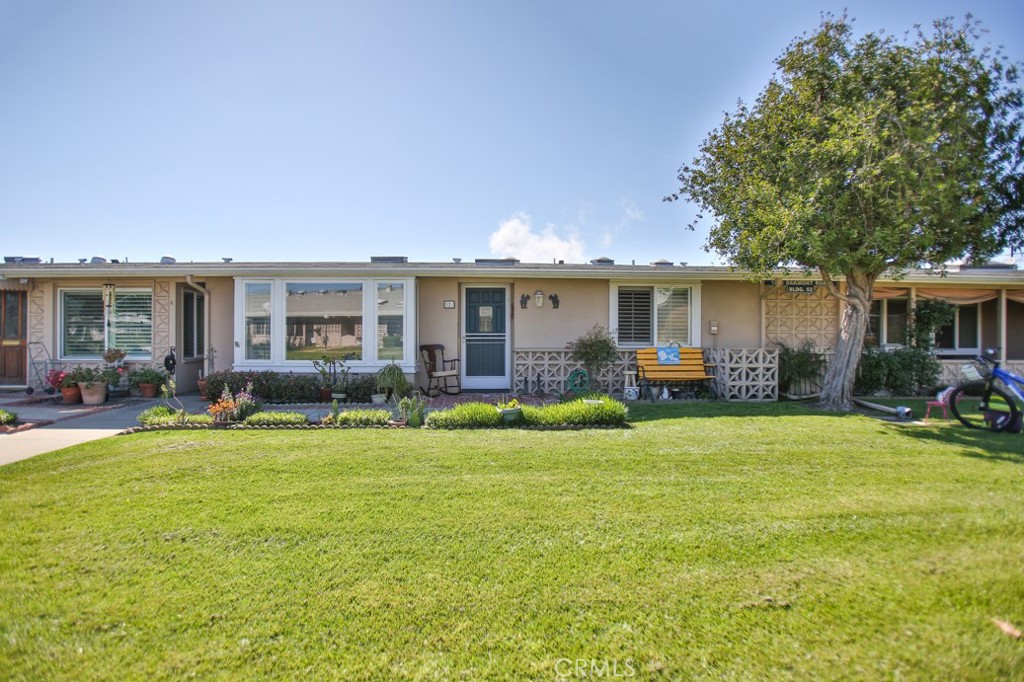 1240 #52J Oakmont