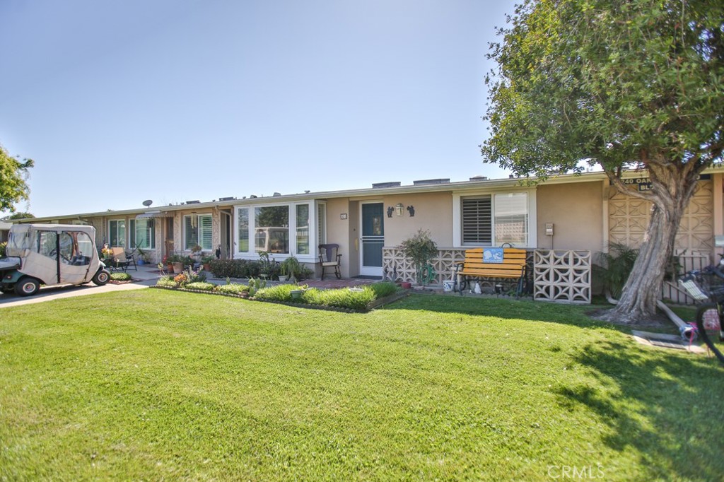 1240 #52J Oakmont