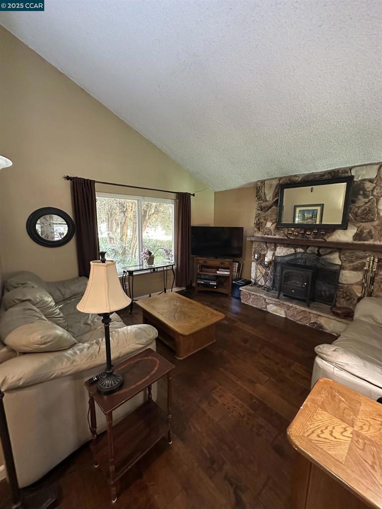 BRENTWOOD - Residential