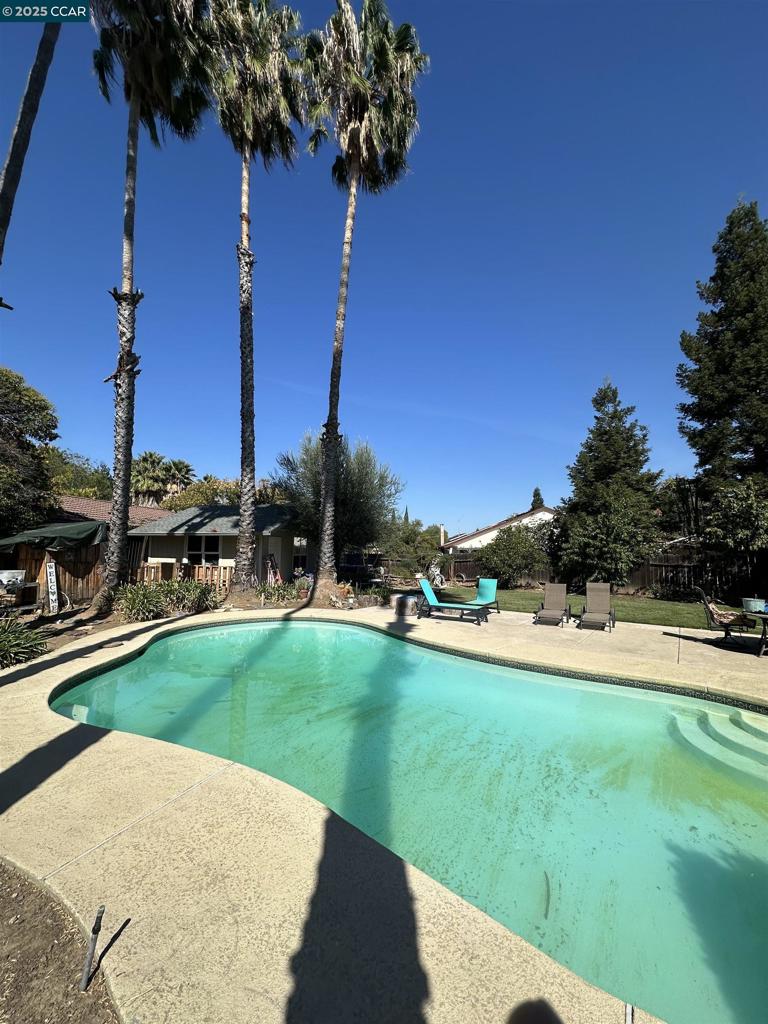 BRENTWOOD - Residential