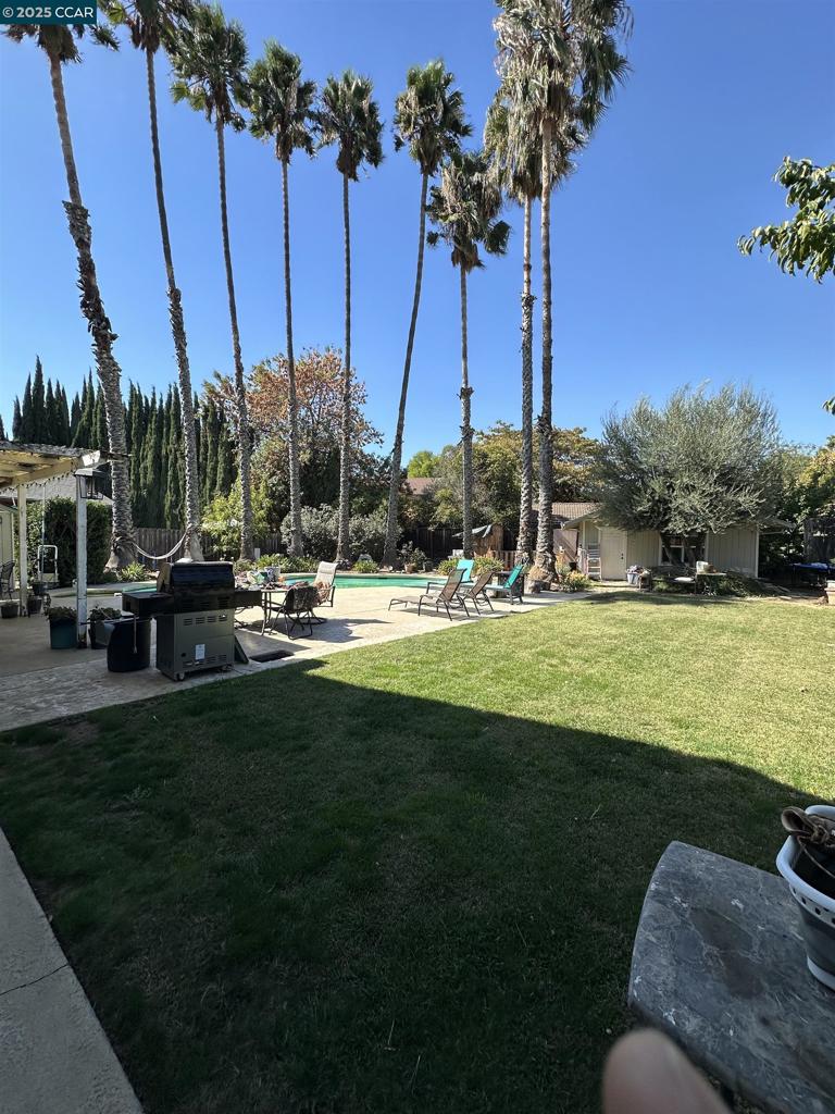 BRENTWOOD - Residential