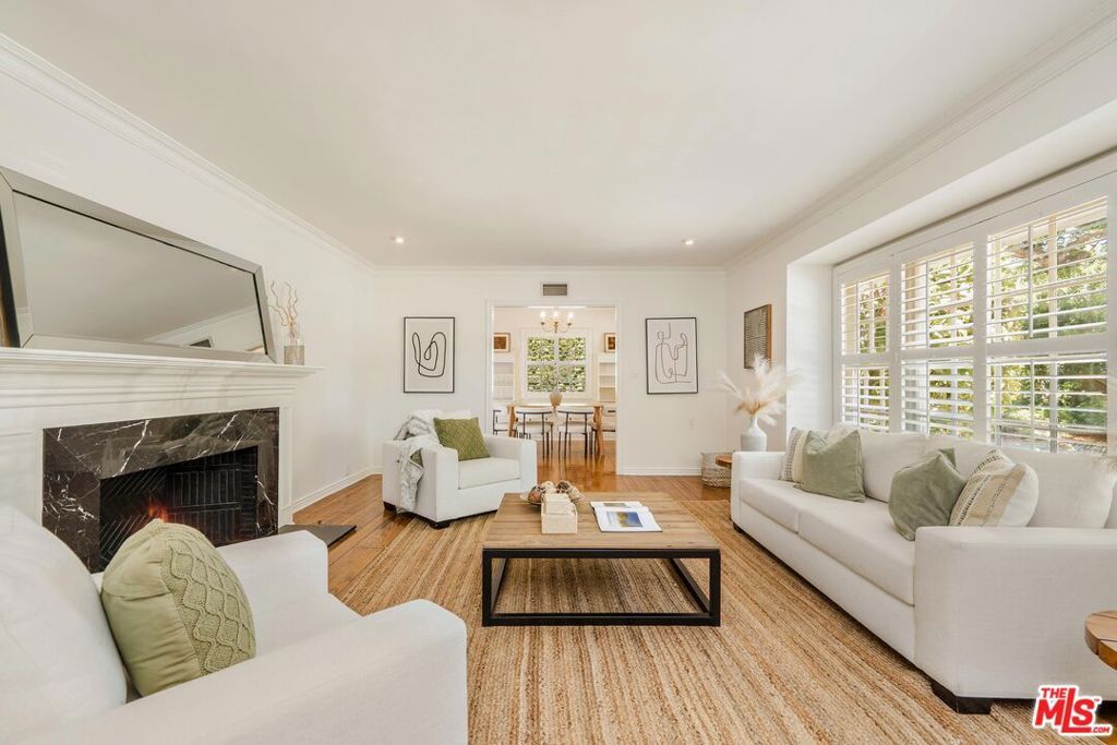 Photo of 6317 Orion Avenue, Van Nuys, CA 91411 (MLS # 25589585)