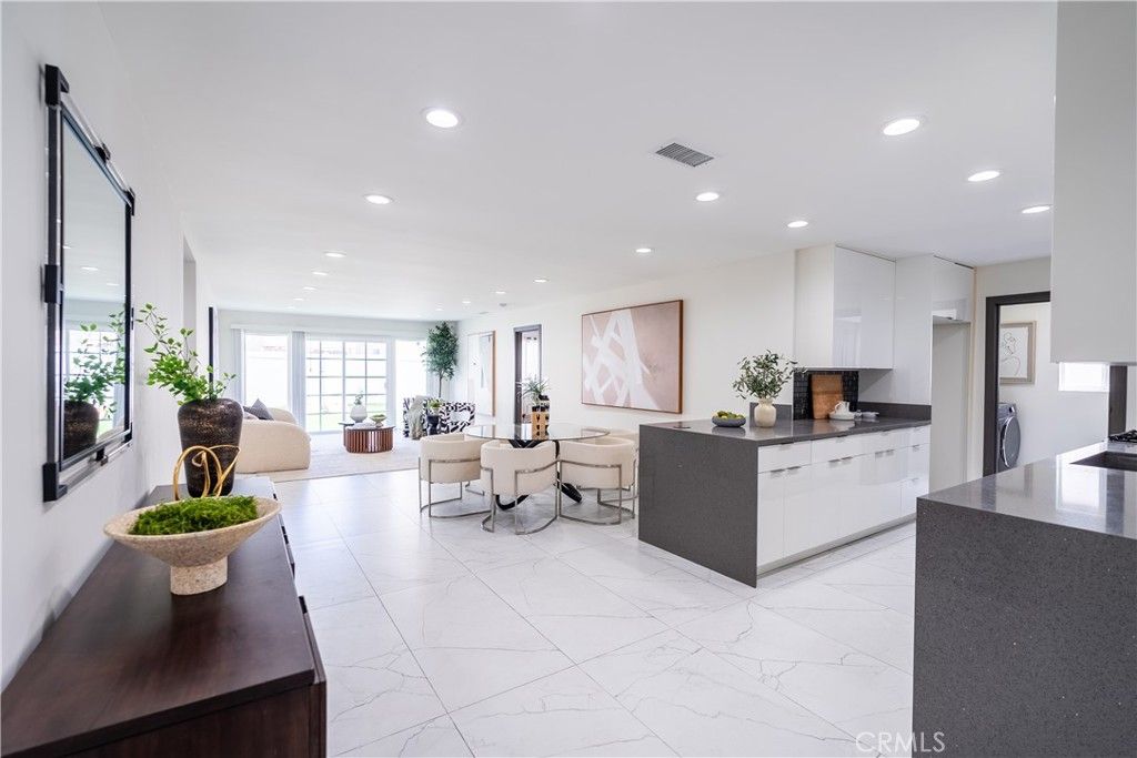 Photo of 14715 Archwood Street, Van Nuys, CA 91405 (MLS # SR25176730)