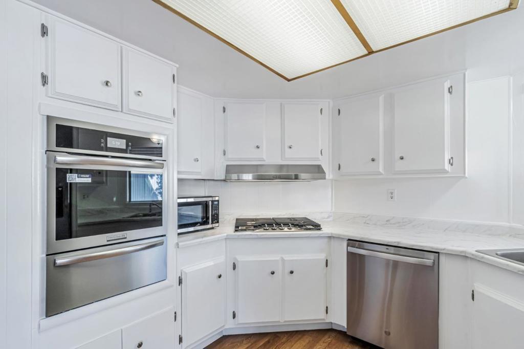 316 Los Encinos St