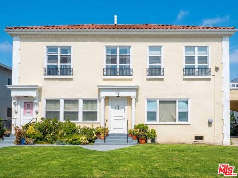 Photo of 460 S Manhattan Place #4179, Los Angeles, CA 90020 (MLS # 26856977)