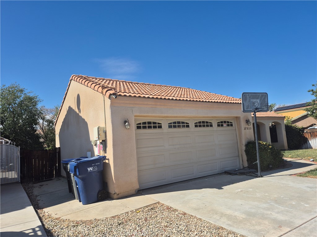 37933 Calcedony