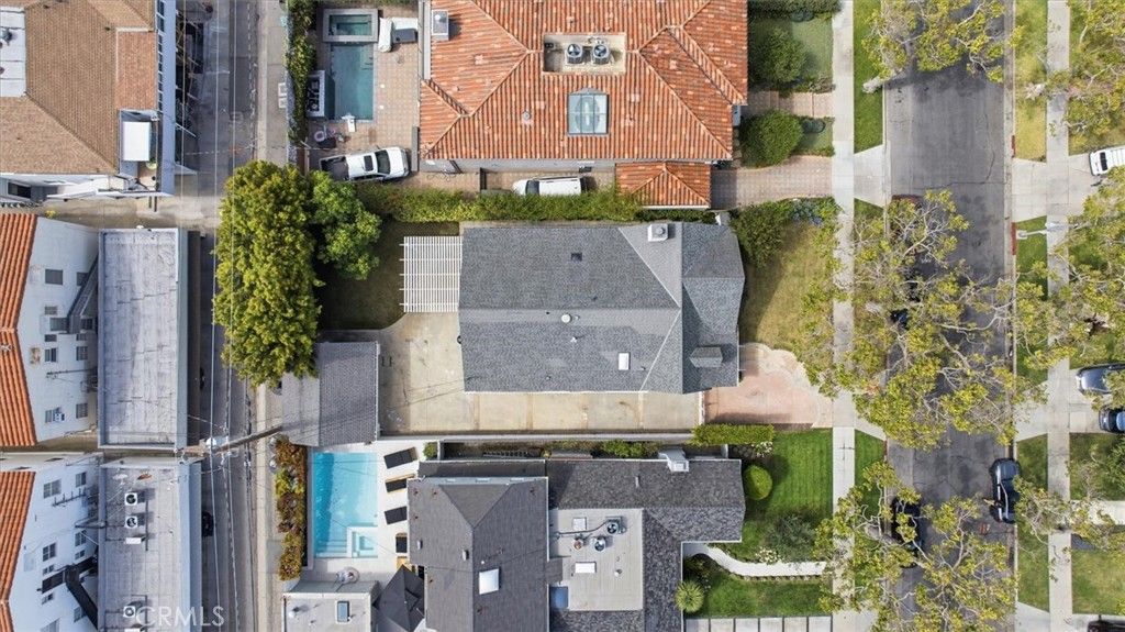 Photo of 317 S Canon Drive DR, Beverly Hills, CA 90212 (MLS # SB26116771)