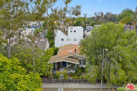 Photo of 563 Westminster Avenue, Venice, CA 90291 (MLS # 26841433)