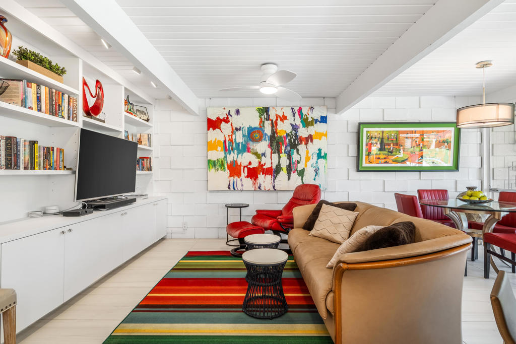 Properties 3 112 Sandpiper Street