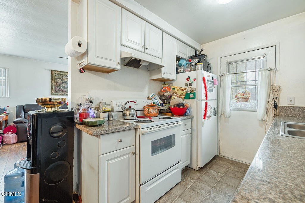 656 W Hemlock Street