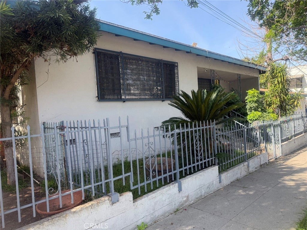 2468 W Avenue 32