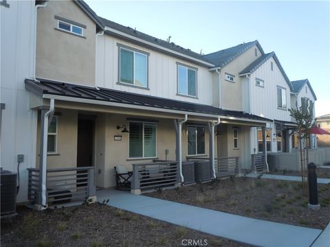 Photo of 32402 Brunello Way, Temecula, CA 92591 (MLS # SW26044078)