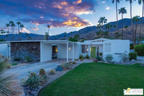 Photo of 425 E Flor Circle, Palm Springs, CA 92264 (MLS # 26997195PS)
