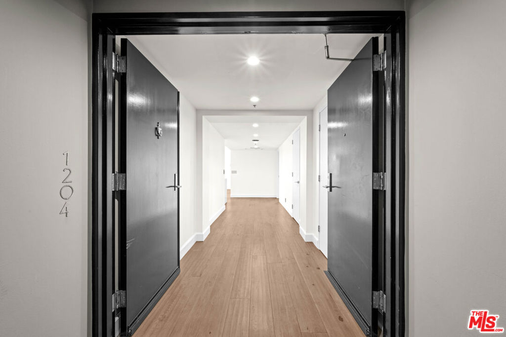 10445 Wilshire Boulevard 1204