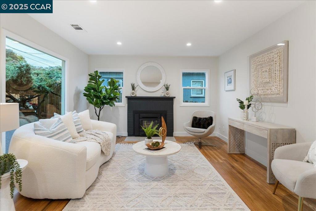 RICHMOND VIEW - Residential