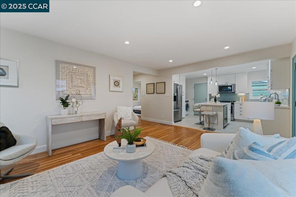 RICHMOND VIEW - Residential