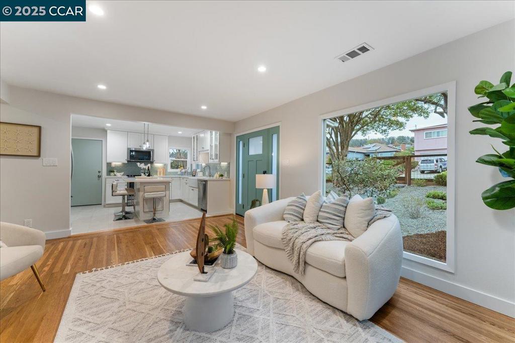 RICHMOND VIEW - Residential