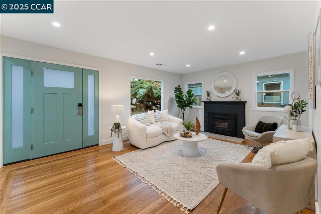 RICHMOND VIEW - Residential