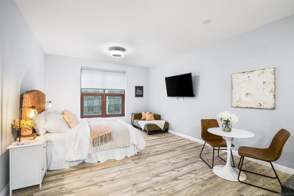 listing image 130721074517180974311