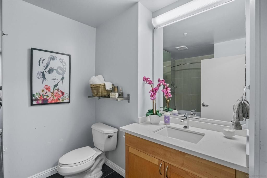 listing image 130726494870306065466