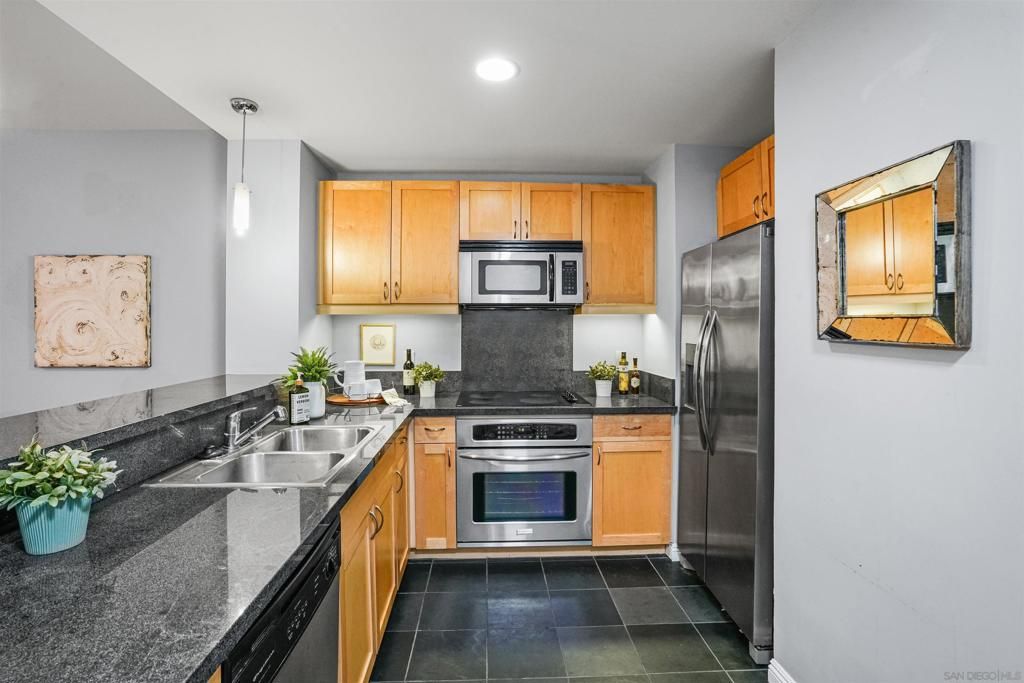 listing image 130725968094700577319