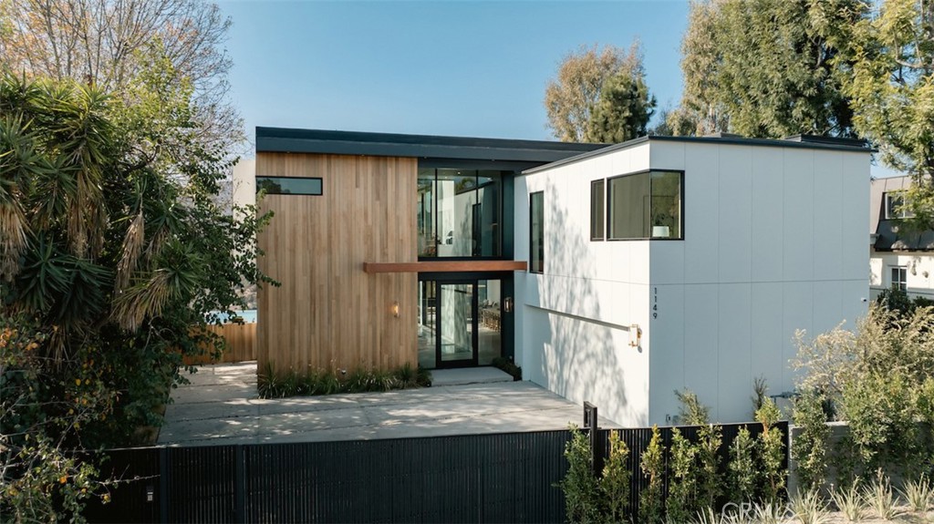 1149 Linda Flora Drive