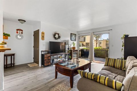 Photo of 432 Edgehill Lane #83, Oceanside, CA 92054 (MLS # NDP2511409)