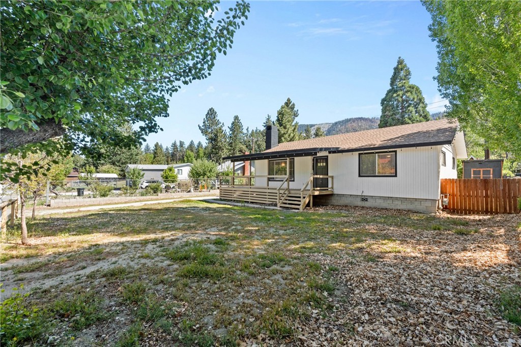 955 Apple Avenue