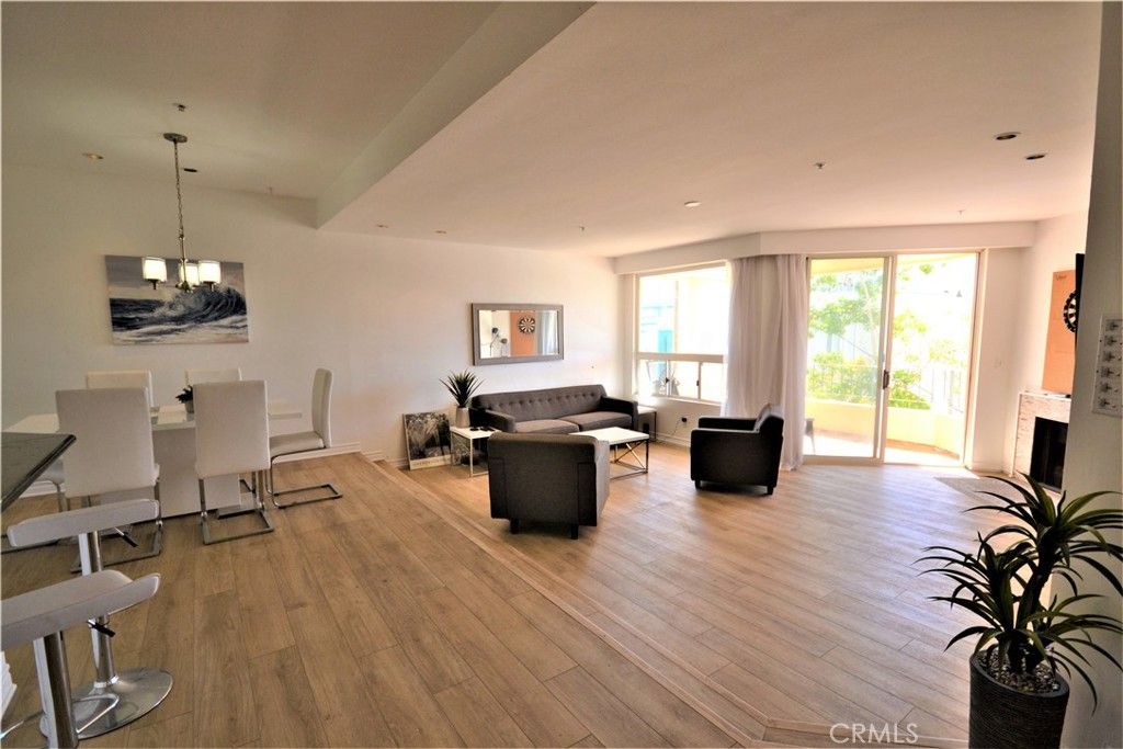 Photo of 235 Main Street #218, Venice, CA 90291 (MLS # SR26114853)