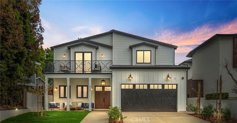 Photo of 1612 Magnolia Ave, Manhattan Beach, CA 90266 (MLS # SB25279594)