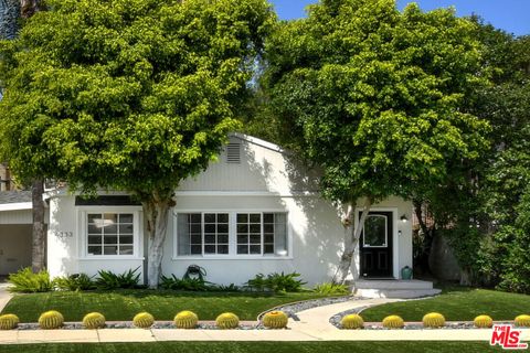 Photo of 4333 Radford Avenue, Studio City, CA 91604 (MLS # 26694465)