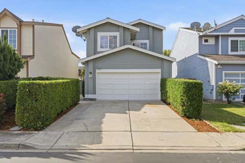 Photo of 5484 Sunstar CMN, Fremont, CA 94555 (MLS # ML82057487)