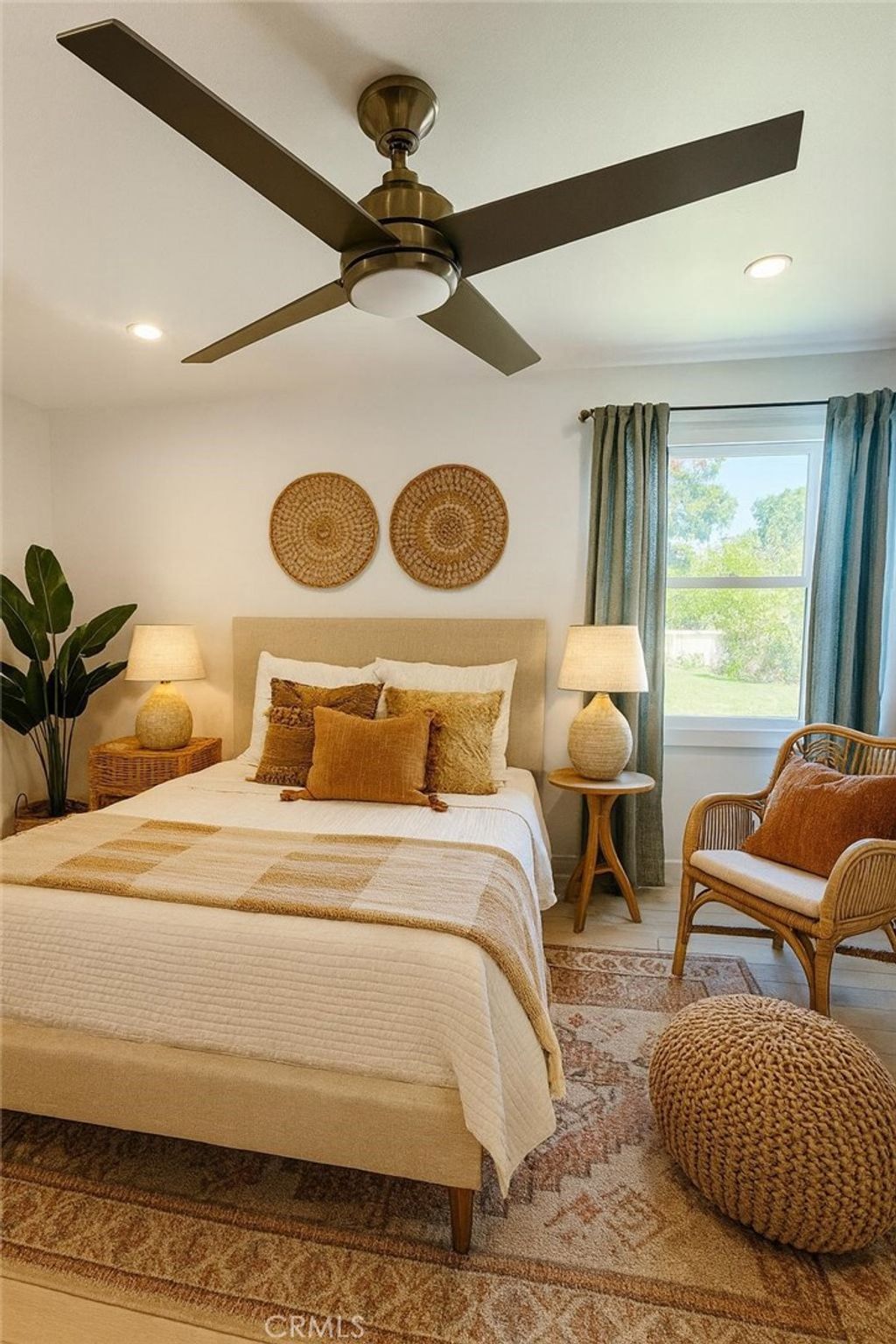 Photo of 22149 Victory Boulevard, Woodland Hills, CA 91303 (MLS # SR25221986)