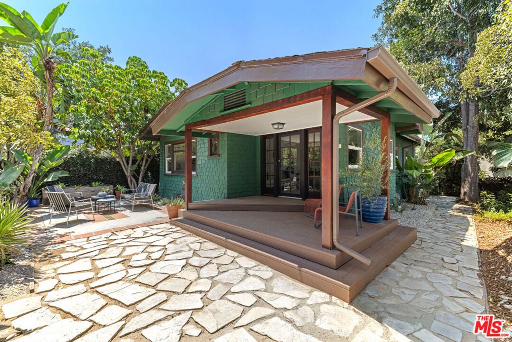 Photo of 1149 Manzanita Street, Los Angeles, CA 90029 (MLS # 26872205)