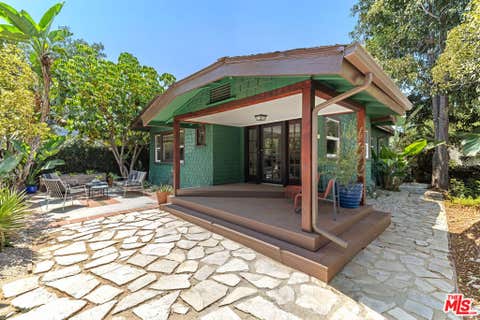 Photo of 1149 Manzanita Street, Los Angeles, CA 90029 (MLS # 26872205)