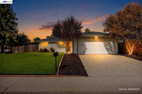 Photo of 9901 Burline Street St, Sacramento, CA 95827 (MLS # 41138923)