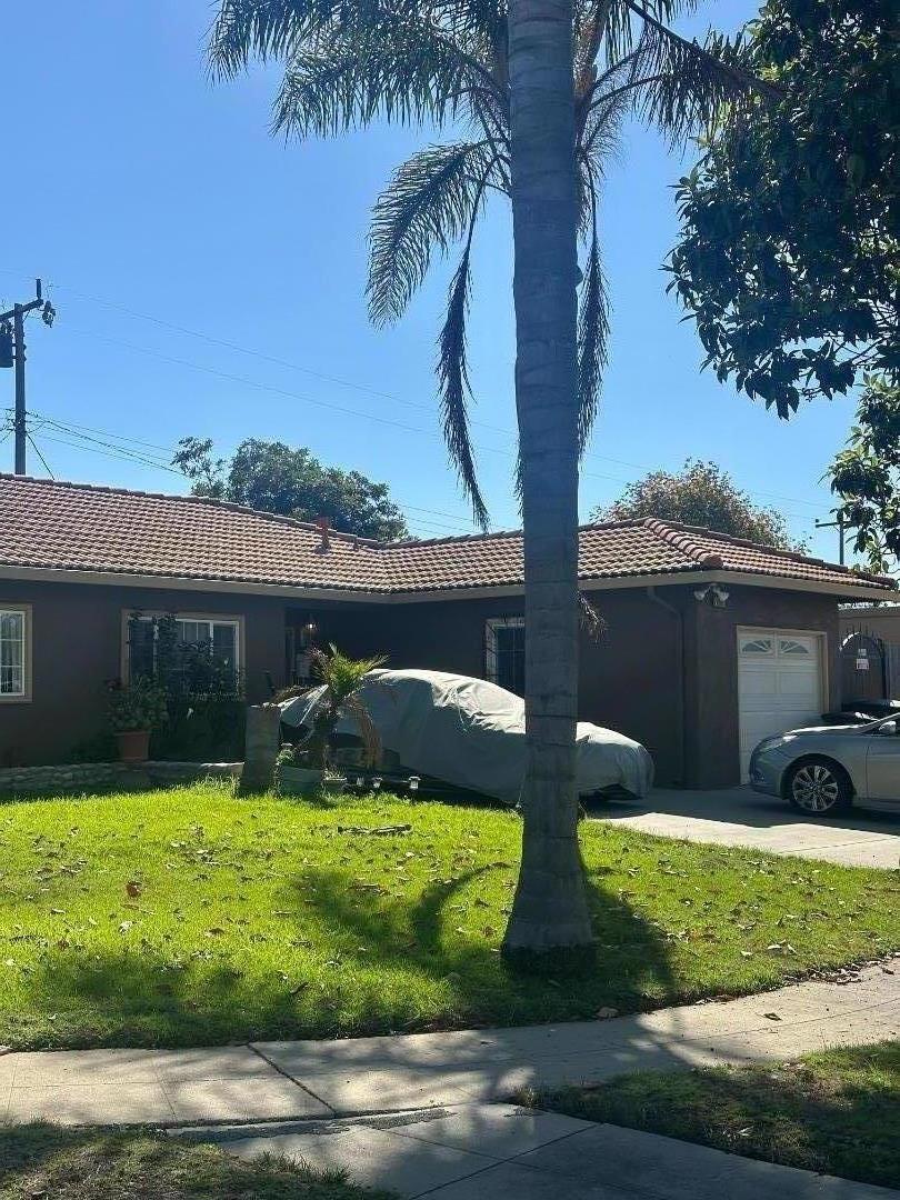 1260 Trazado Avenue