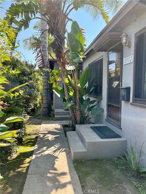 Photo of 10550 Oxnard Street, North Hollywood, CA 91606 (MLS # GD26119775)