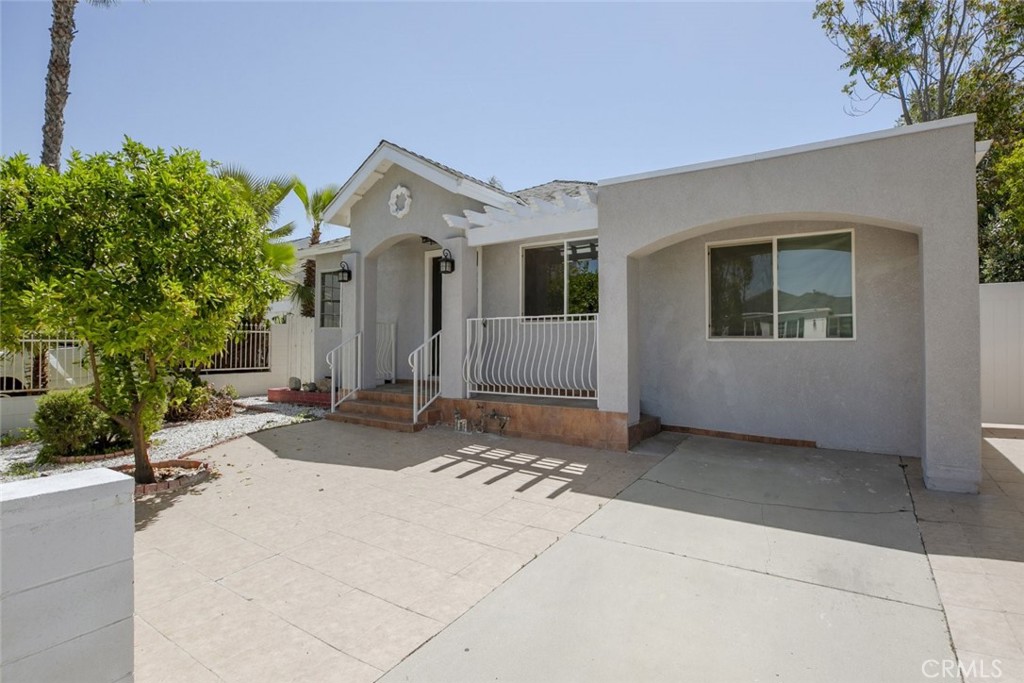 Welcome to this impeccably reimagined 3-bedroom, 2-bath modern gem, perfectly positioned in the heart of coveted Encino. Blending fresh designer finishes with timeless comfort, this light-filled residence offers an exceptional turnkey lease opportunity in one of the San Fernando Valley’s most desirable neighborhoods.
Come inside to discover a bright, open-concept layout enhanced by wide-plank flooring, recessed lighting, and a seamless indoor-outdoor flow. The custom kitchen is a true showstopper—featuring quartz countertops, stainless steel appliances, abundant cabinetry, and an on-trend two-tone design that perfectly balances style and function.
The private primary suite provides a serene retreat, while the secondary bedrooms are generously sized and flooded with natural light. Both bathrooms have been fully renovated with high-end tilework, sleek vanities, and contemporary fixtures, creating a spa-like ambiance throughout.
Walls of glass frame lush views, while the tranquil backyard offers a perfect space for alfresco dining, weekend lounging, or entertaining under the stars.
Additional highlights include central HVAC, a private laundry area, and a gated front yard for added security and curb appeal. With unbeatable proximity to Ventura Boulevard hotspots, top-rated schools, local parks, and major commuter routes, this is modern Valley living at its finest