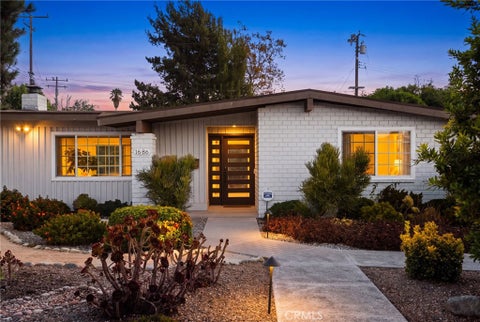 Photo of 1686 Longwood Avenue, Claremont, CA 91711 (MLS # CV26191174)