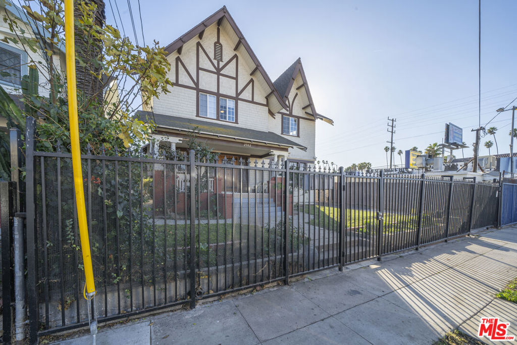 2982 W 15th Street