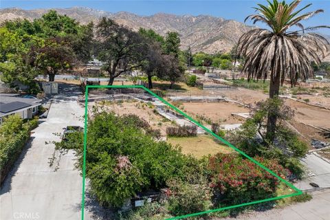 Photo of 701 E Palm Street, Altadena, CA 91001 (MLS # OC25143740) Photo of 701 E Palm Street, Altadena, CA 91001 (MLS # OC25143740)