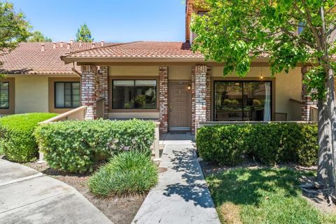 Photo of 5404 Colony Park Circle, San Jose, CA 95123 (MLS # ML82030754)