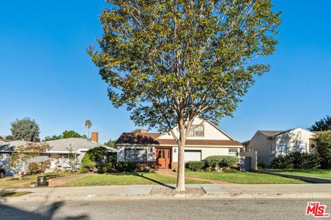 Photo of 2411 Pier Avenue, Santa Monica, CA 90405 (MLS # 26104972)